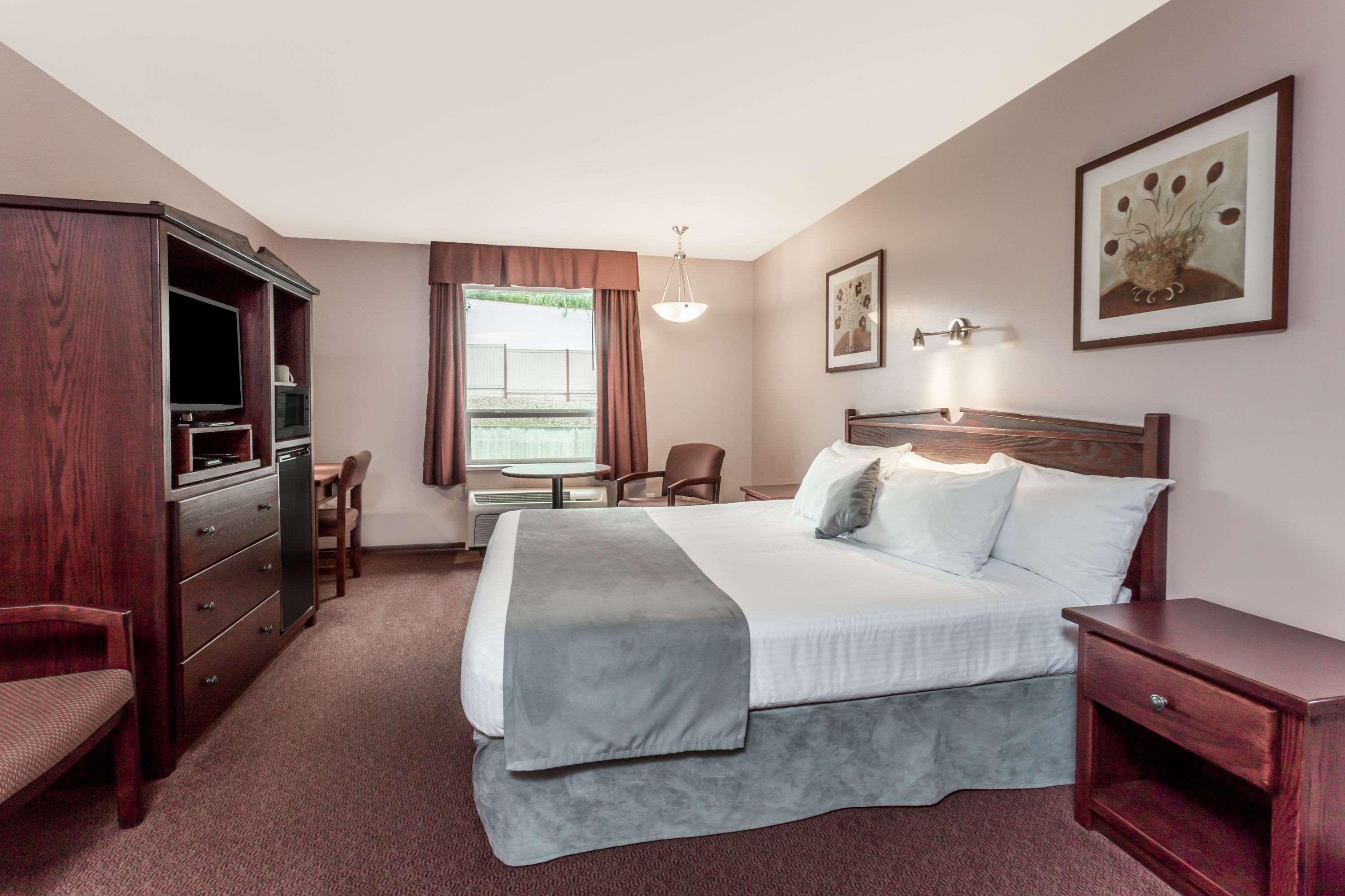 Hotel Super 8 By Wyndham Country/winfield Area