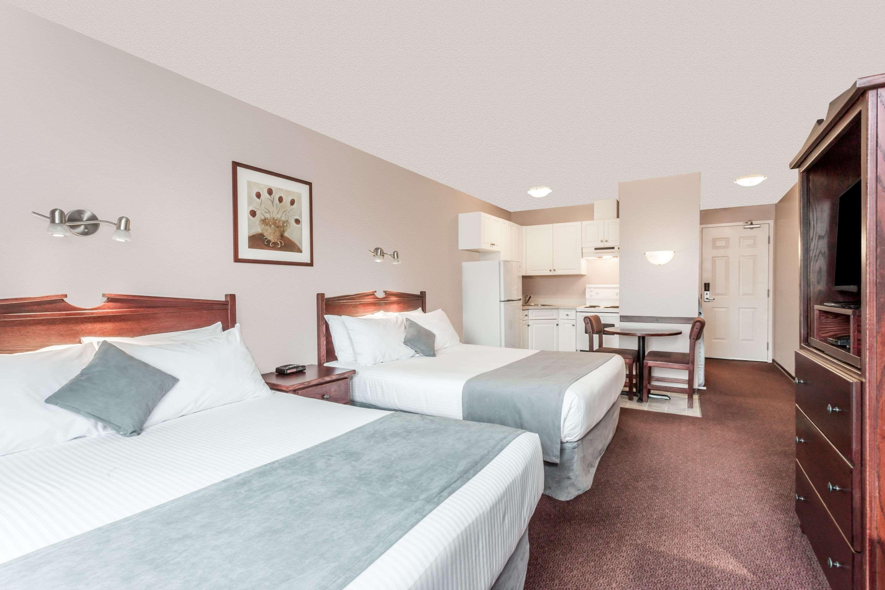 Super 8 By Wyndham Country/winfield Area Hotel 2*
