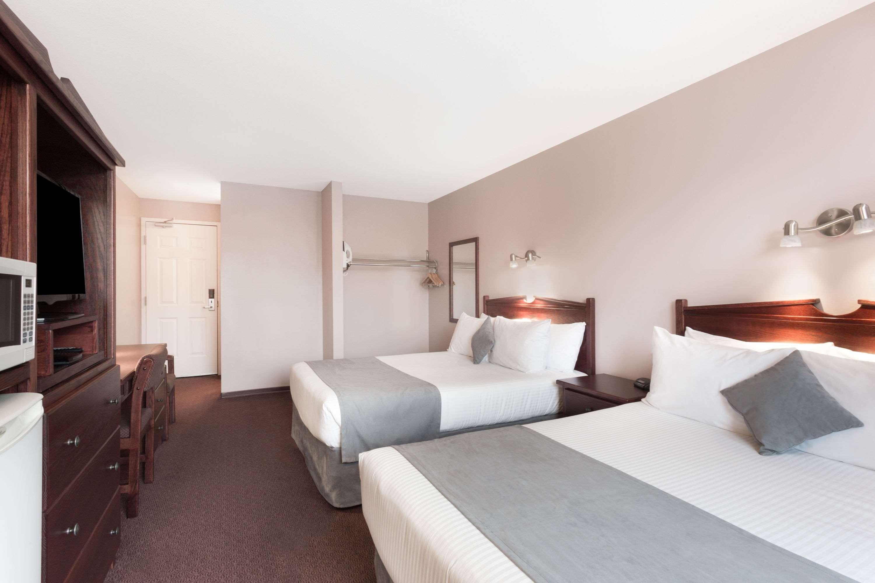 Hotel Super 8 By Wyndham Country/winfield Area Winfield
