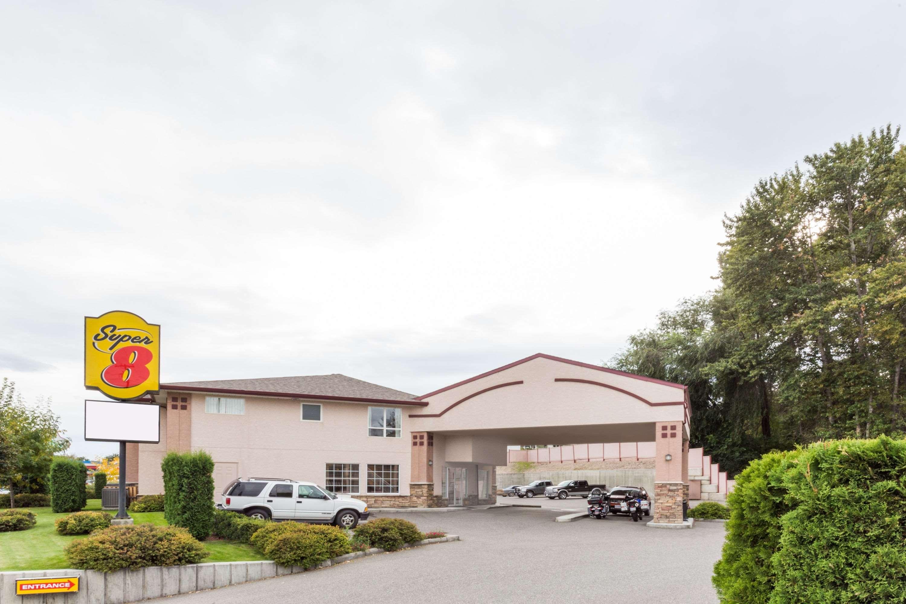 Super 8 By Wyndham Country/winfield Area Winfield