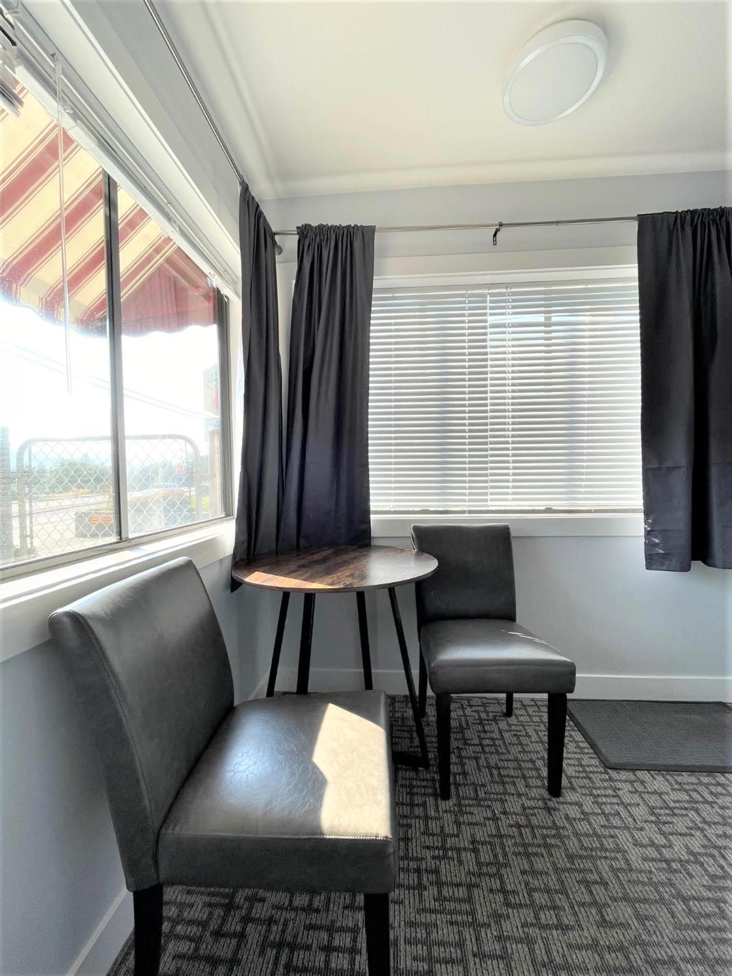 Hotel Super 8 By Wyndham Country/winfield Area Winfield
